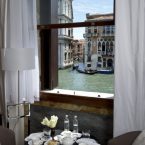 04_aman-venice_canal_grande_suite